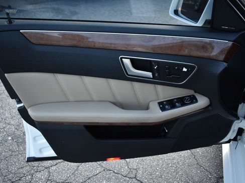 Used 2013 Mercedes-Benz E 550 4MATIC Sedan image 36