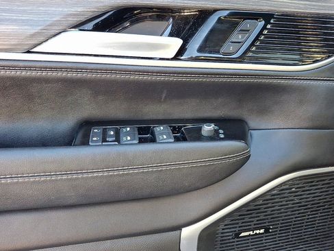 Used 2024 Jeep Wagoneer L Series III w/ Flexible Seating Group image 17