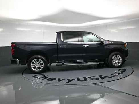 Used 2024 Chevrolet Silverado 1500 LTZ w/ Z71 Off-Road Package AWD/4WD image 10