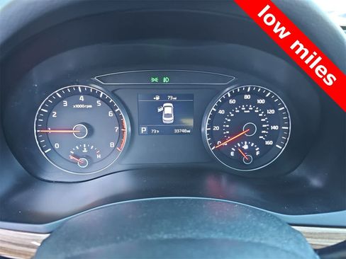 Used 2019 Kia Cadenza Premium image 22