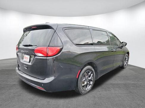Used 2020 Chrysler Pacifica Touring w/ S Appearance Package FWD image 26