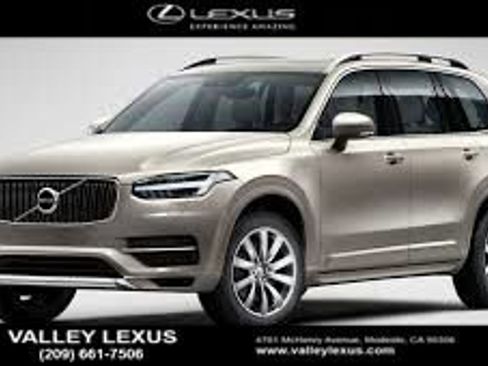 Used 2016 Volvo XC90 T6 Momentum w/ Momentum Plus Package AWD/4WD image 4