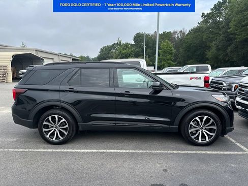 Used 2025 Ford Explorer ST-Line w/ Premium Package RWD image 2