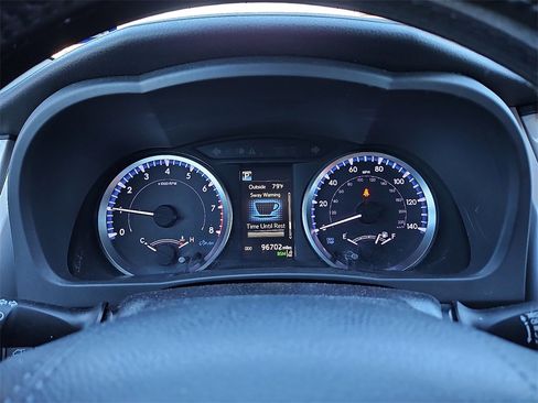 Used 2019 Toyota Highlander LE image 28