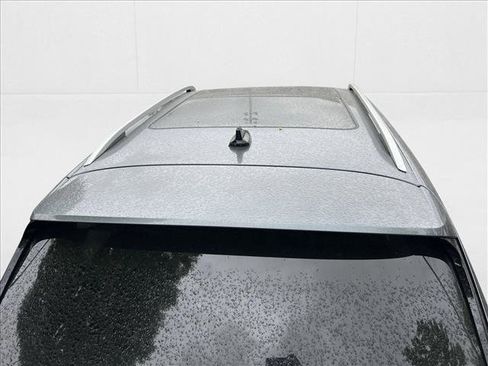 New 2025 Volkswagen Taos SEL image 9