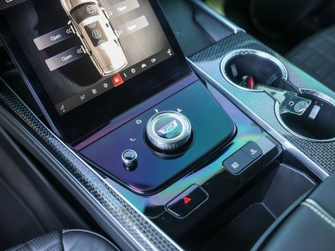 Used 2025 Cadillac Escalade V image 19