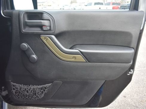 Used 2015 Jeep Wrangler Unlimited Sport AWD/4WD image 33