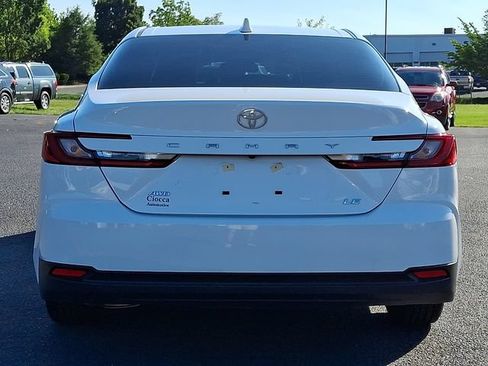 Used 2025 Toyota Camry LE AWD/4WD image 8