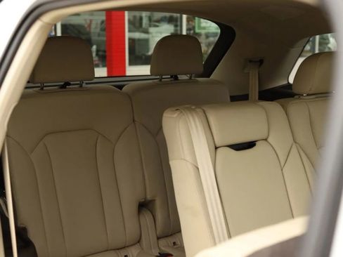 Used 2018 Audi Q7 3.0T Prestige w/ Prestige Package image 50