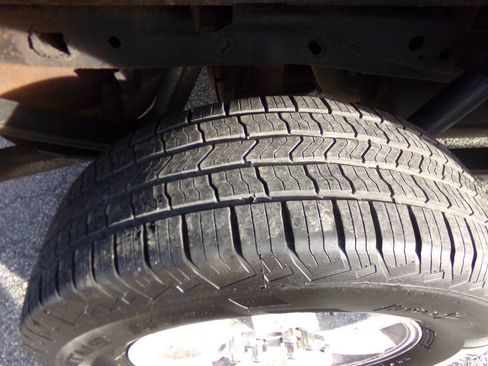 Used 2012 Ford F150 XLT w/ XLT Chrome Pkg image 19