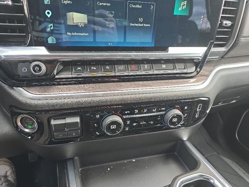 Used 2025 Chevrolet Silverado 1500 LTZ w/ Max Trailering Package AWD/4WD image 18