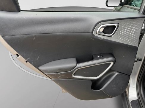Used 2022 Kia Soul LX FWD image 26