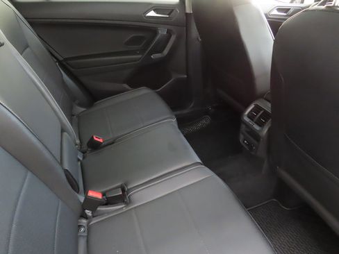Used 2021 Volkswagen Tiguan SEL AWD/4WD image 26