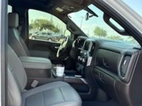 Used 2023 GMC Sierra 2500 SLT w/ SLT Premium Package AWD/4WD image 2