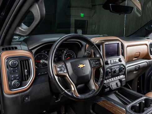 Used 2021 Chevrolet Silverado 2500 High Country image 16