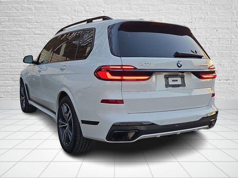 Certified 2025 BMW X7 xDrive40i w/ M Sport Package image 4
