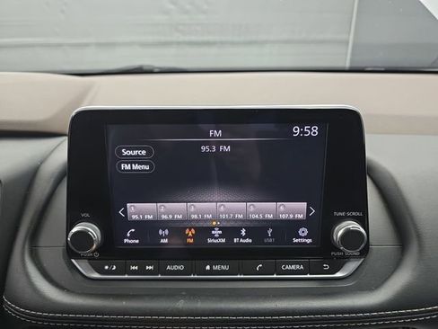 Used 2021 Nissan Rogue SV image 28