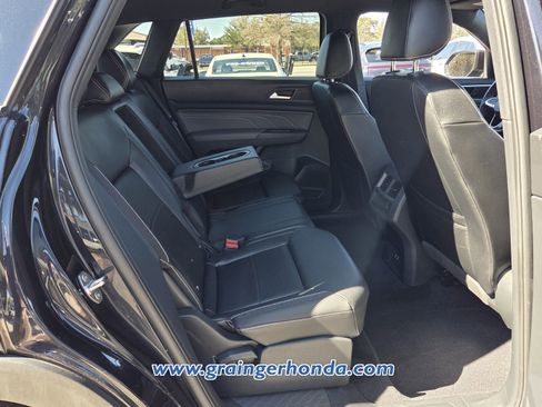 Used 2022 Volkswagen Atlas Cross Sport SE image 16