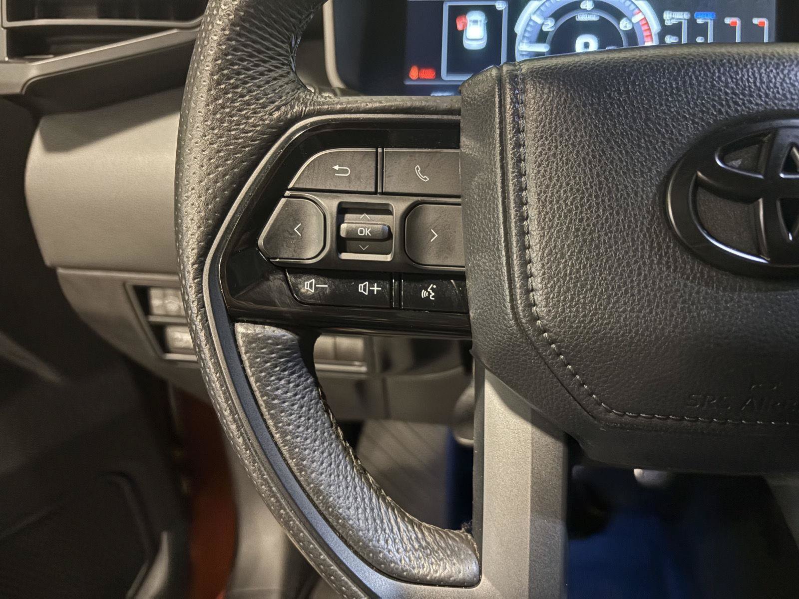 Used 2024 Toyota Sequoia TRD Pro AWD/4WD image 21