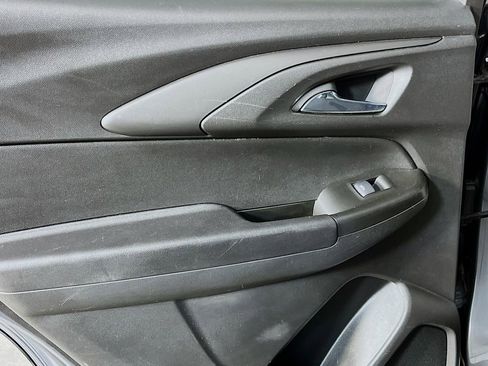 Used 2022 Chevrolet TrailBlazer LT image 31