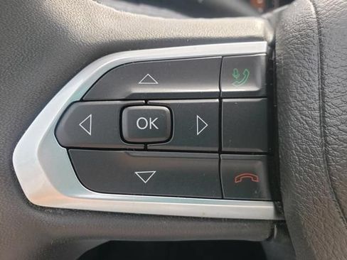Used 2023 Jeep Compass Latitude AWD/4WD image 27