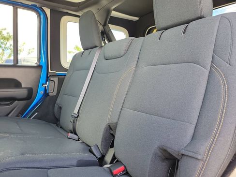 Used 2025 Jeep Wrangler Unlimited Sport AWD/4WD image 9