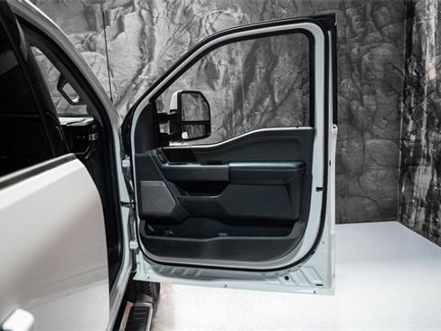Used 2023 Ford F250 Lariat image 7