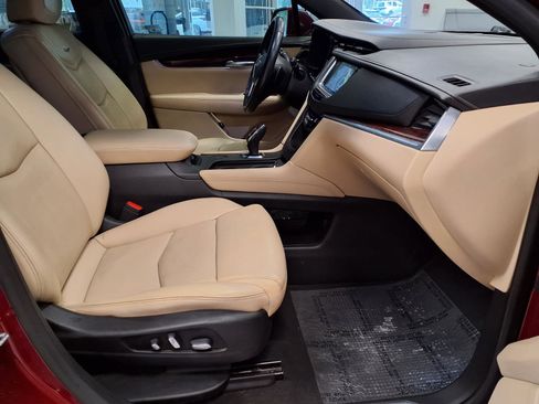 Used 2019 Cadillac XT5 Luxury FWD image 10
