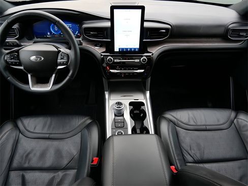 Used 2023 Ford Explorer Platinum w/ Technology Package image 14