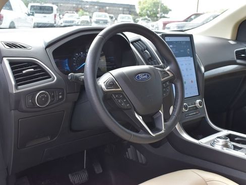 Certified 2023 Ford Edge SEL w/ Convenience Package AWD/4WD image 10