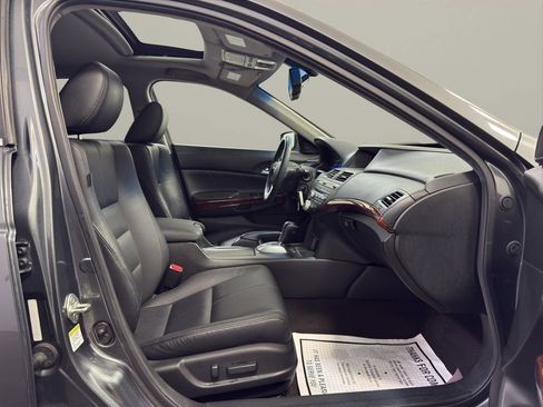 Used 2012 Honda Crosstour EX-L image 17