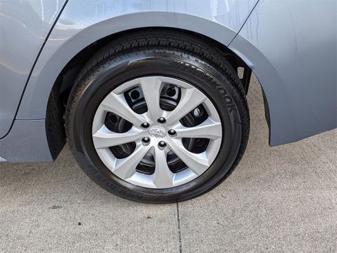 Used 2025 Toyota Corolla LE image 26