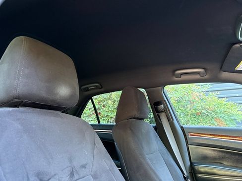 Used 2012 Chrysler 300 RWD image 17