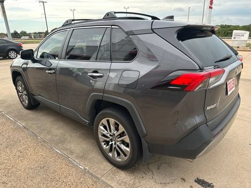 Used 2023 Toyota RAV4 Limited FWD image 5
