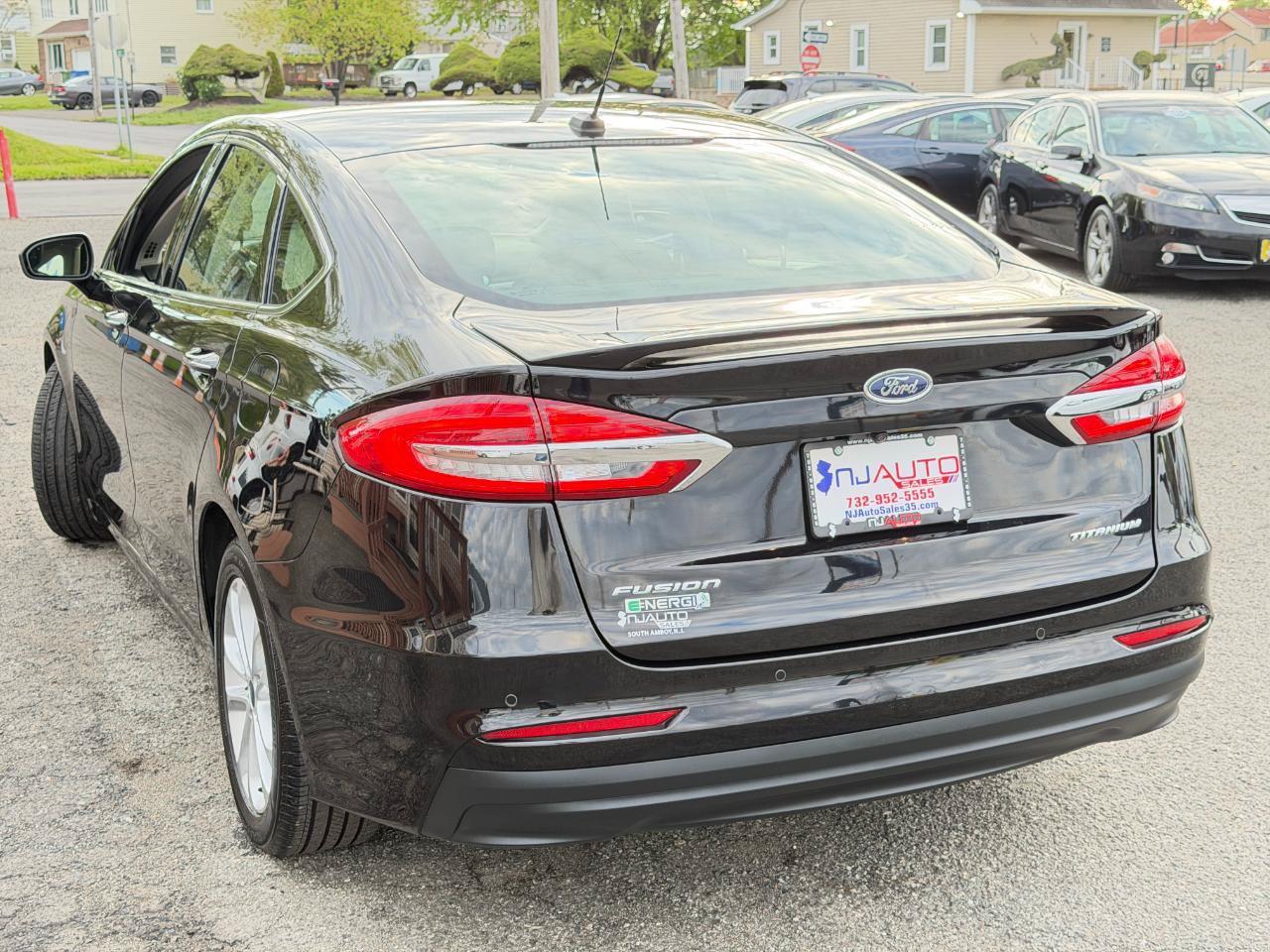 Used 2019 Ford Fusion Energi Titanium FWD image 87