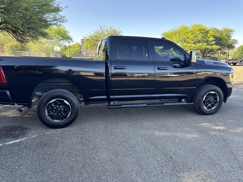 Used 2025 RAM 3500 Laramie AWD/4WD image 8