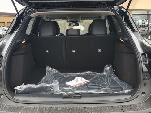Used 2025 Nissan Kicks SR AWD/4WD image 6