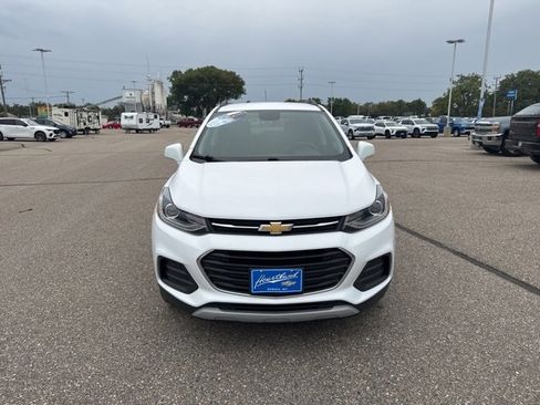 Used 2019 Chevrolet Trax LT w/ Driver Confidence Package image 2