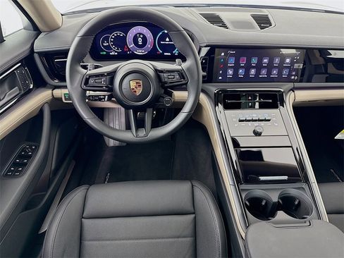 New 2025 Porsche Panamera image 24