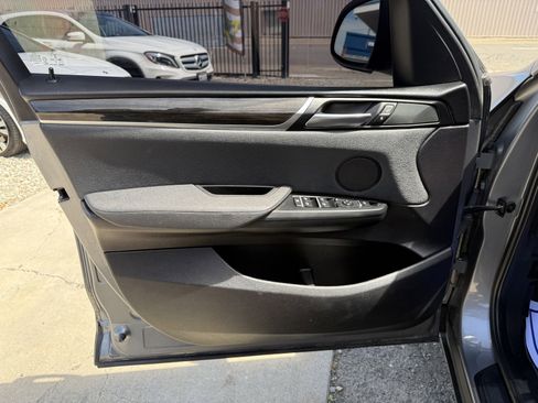 Used 2017 BMW X3 sDrive28i RWD image 16