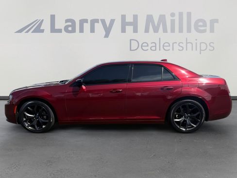Used 2021 Chrysler 300 Touring w/ Sport Appearance Package image 3