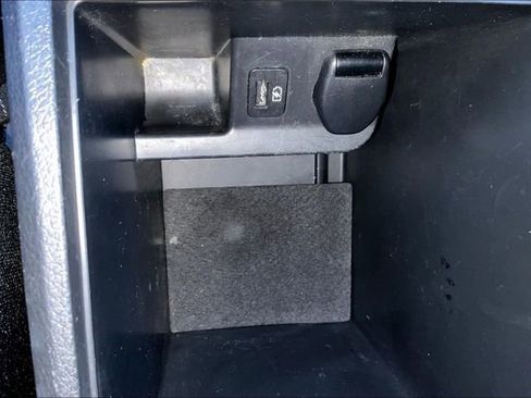 Used 2020 Nissan Rogue SV image 26