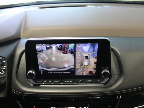 Used 2023 Nissan Rogue SL image 27