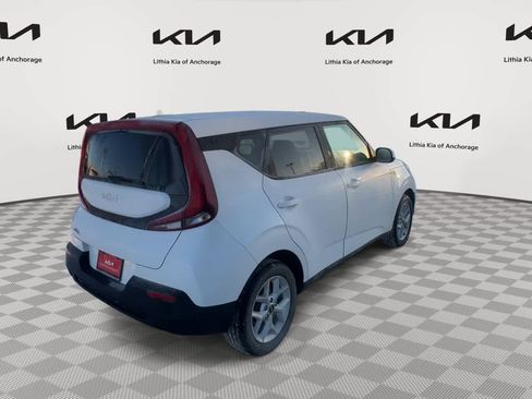 Used 2022 Kia Soul LX w/ Technology Package FWD image 8