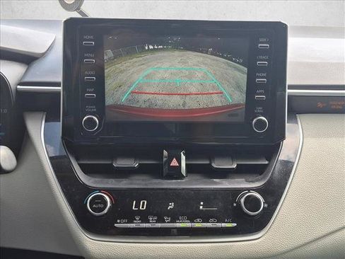 Used 2020 Toyota Corolla LE FWD image 11