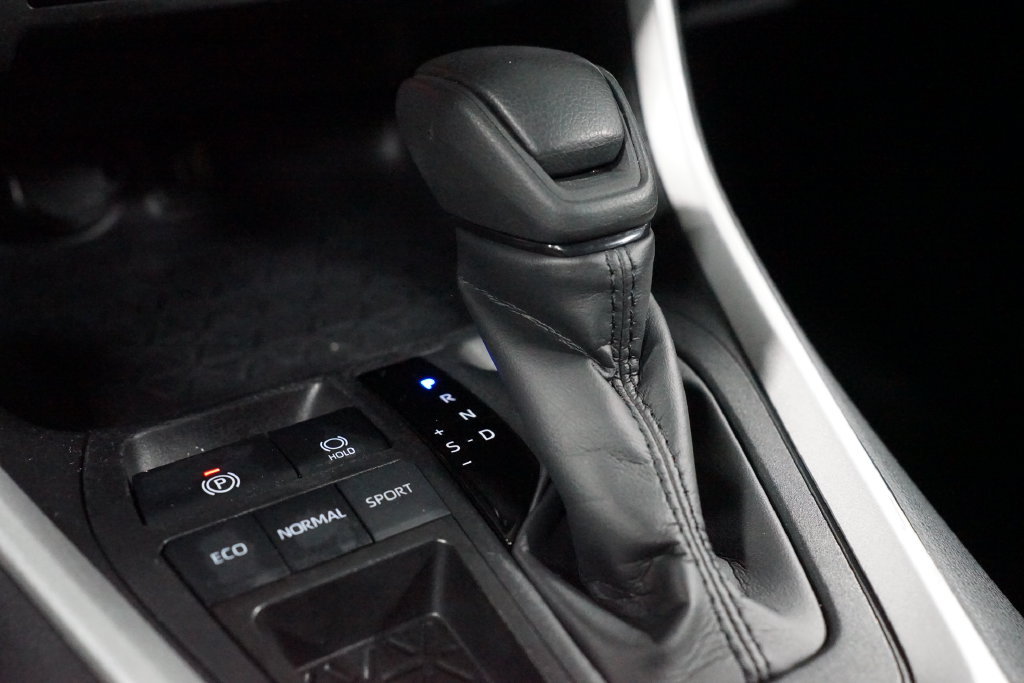 Certified 2025 Toyota RAV4 XLE FWD image 21