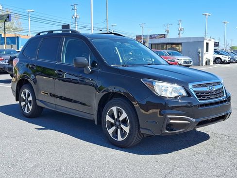Used 2017 Subaru Forester 2.5i w/ Alloy Wheel Package AWD/4WD image 3