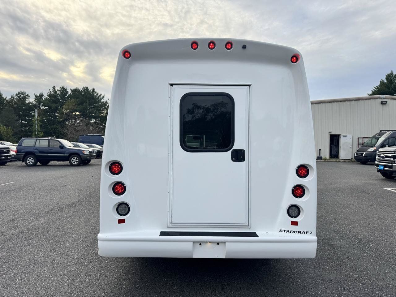 Used 2020 Chevrolet Express 3500 w/ Shuttle Bus Package RWD image 6