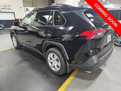 Used 2019 Toyota RAV4 LE w/ Carpet Mat Package FWD image 11