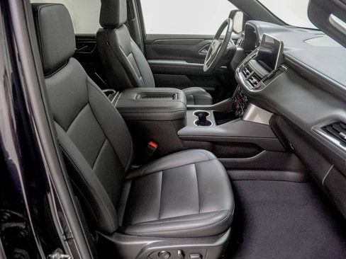 Used 2024 Chevrolet Suburban Z71 w/ Luxury Package AWD/4WD image 31
